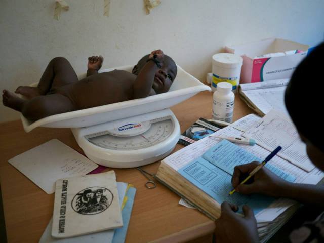 regular health check in Kenya-photo Boba Baluchova